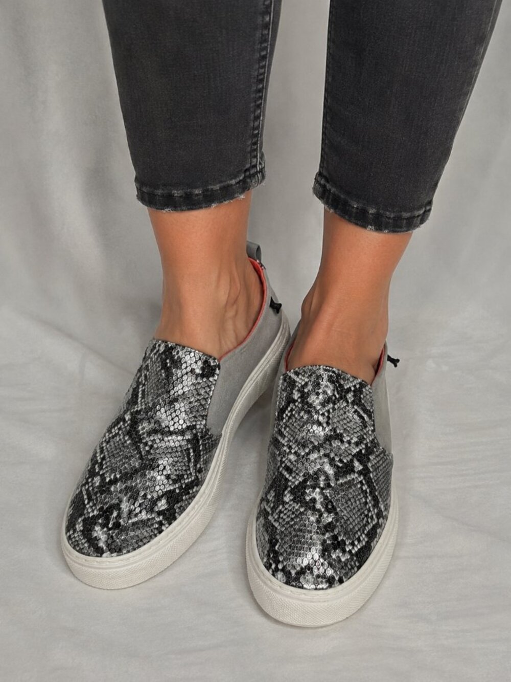 Hey Dude Women's Peyton Sneaker Size 9 Snakeskin Gray Slip NEW